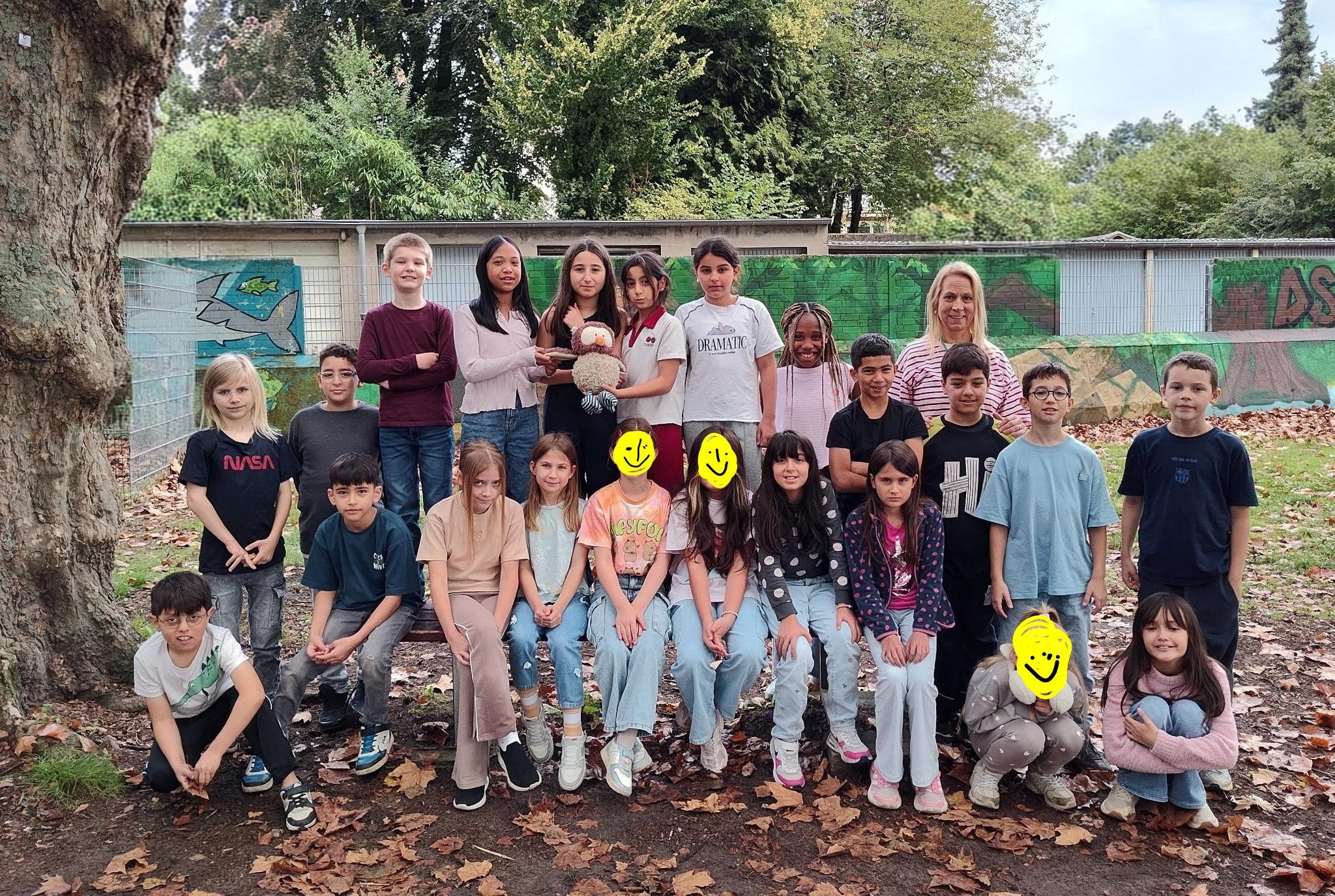 Die Eulenklasse (4a) wird von Frau Tanja Ossmann unterrichtet.